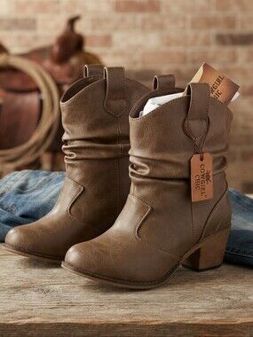 New Charles Albert Women 8 Brown Slouchy Ankle Boots Faux Leather Block Heel NWT